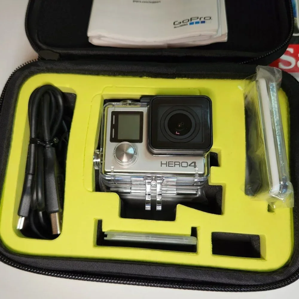 GOPRO Hero4 Silver with Case and Accessories